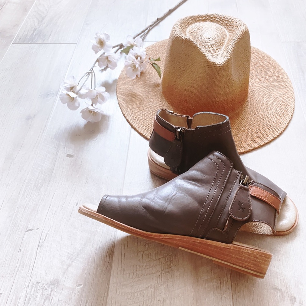 Gee’WaWa Anthropologie leather shootie sandals